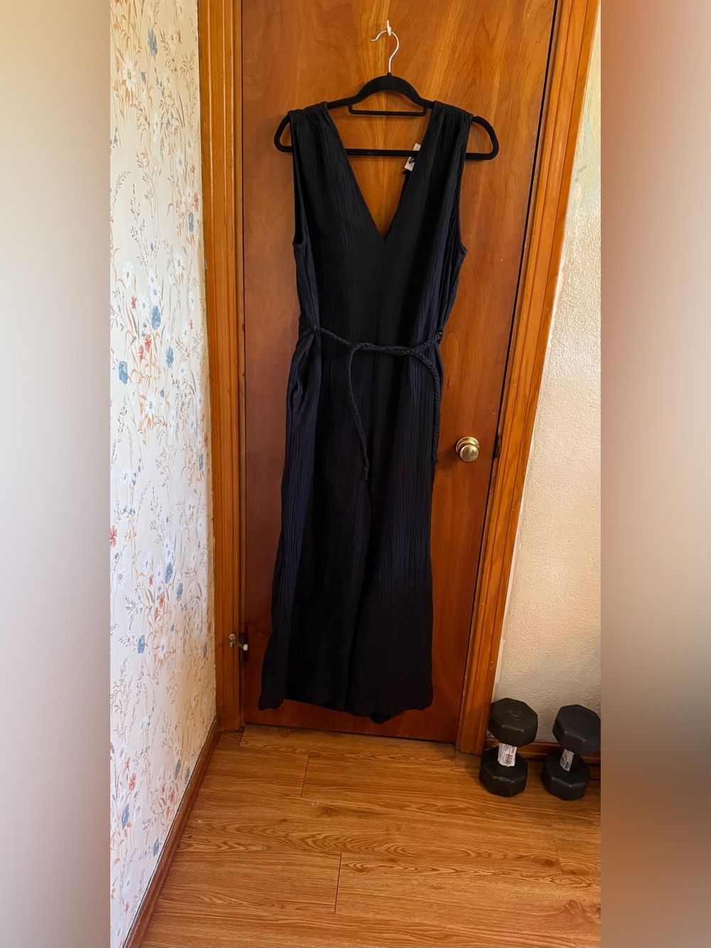 Universal Thread Black Sleeveless V-Neck Jumpsuit with Braided Waist Tie Size Lg